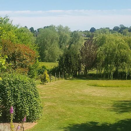 Bed and Breakfast Redroofs Tenbury Exterior foto